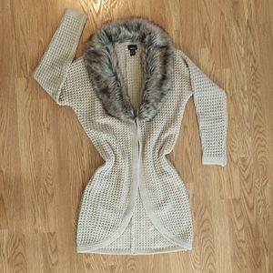 EUC faux fur neck cardigan